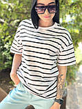 Подовжена жіноча футболка біла в смужку трикотажна якісна турецька футболка оверсайз з принтом, фото 8