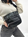 Комфортна жіноча сумка через плече крос боді з накладною кишенею сумка містка з широким ремінцем, фото 3