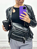 Комфортна жіноча сумка через плече крос боді з накладною кишенею сумка містка з широким ремінцем, фото 6