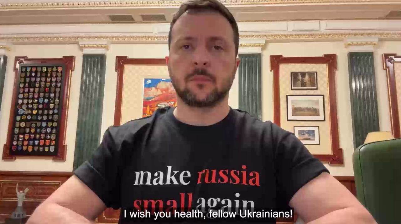 Чашка мем "Зробимо росію знову маленькою / make russia small again"