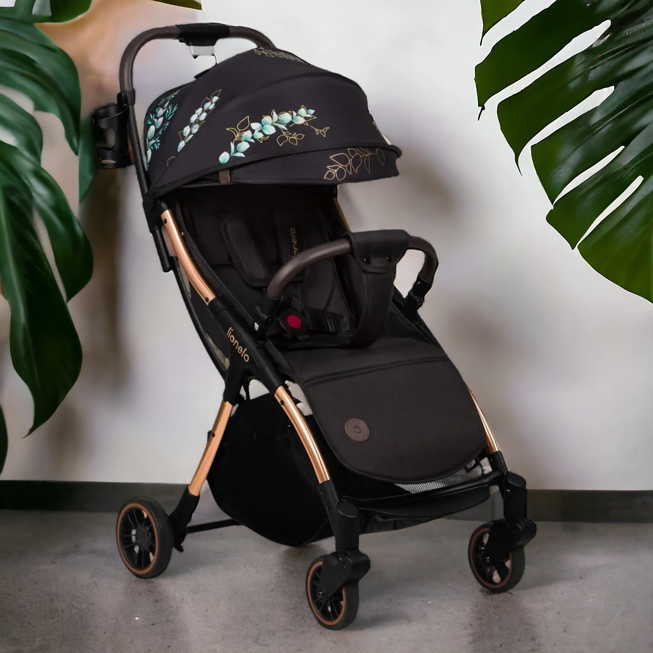 Коляска прогулянкова Lionelo Julie One Golden Moments Чорна