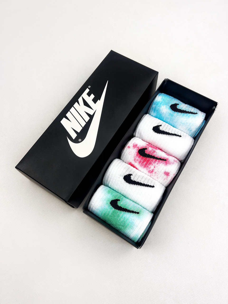 Високі жіночі Шкарпетки Nike – 3 TIe-Dye – 2 білих Подарунковий набір у коробці 5 пар