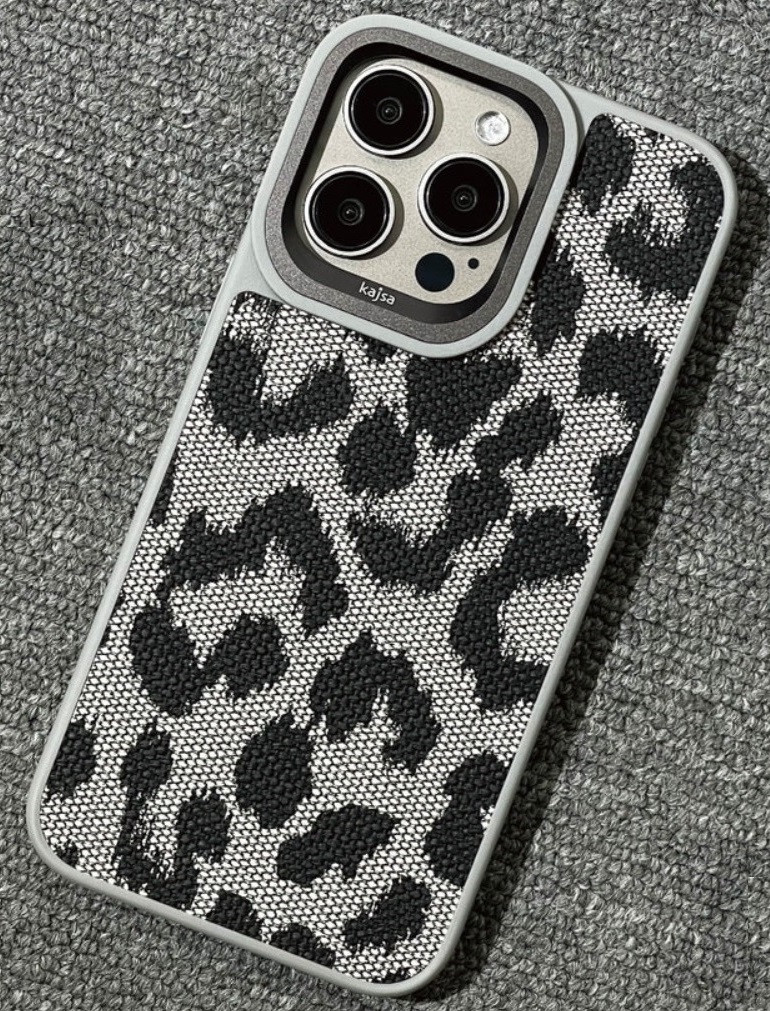 Леопардовий чохол Kajsa Glamorous для iPhone 15 Pro Max