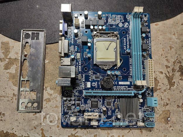 Мат. плата Gigabyte GA-H61M-USB3V LGA1155 H61 PCI-E+Dsub+DVI+GbLAN SATA MicroATX 2DDR3 № 241010125