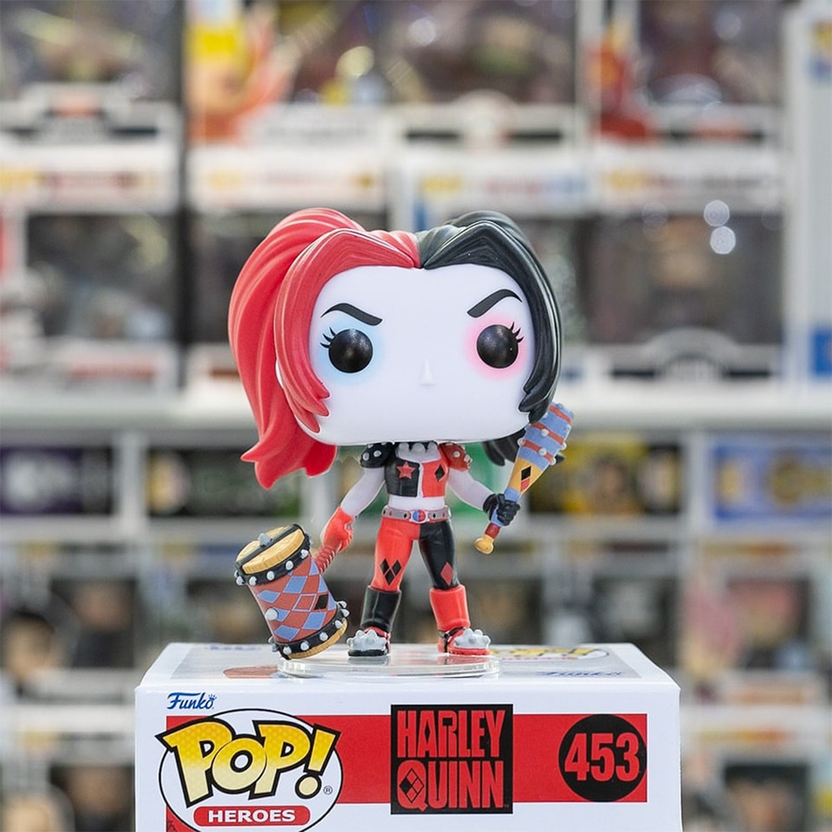 Ігрова фігурка Funko POP! серії Гарлі Квінн - Гарлі Квінн зі зброєю 65616