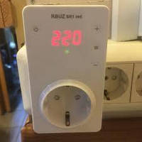 Реле напруги 16А ZUBR SR1 red з сенсорним керуванням (бар'єр у розетку)