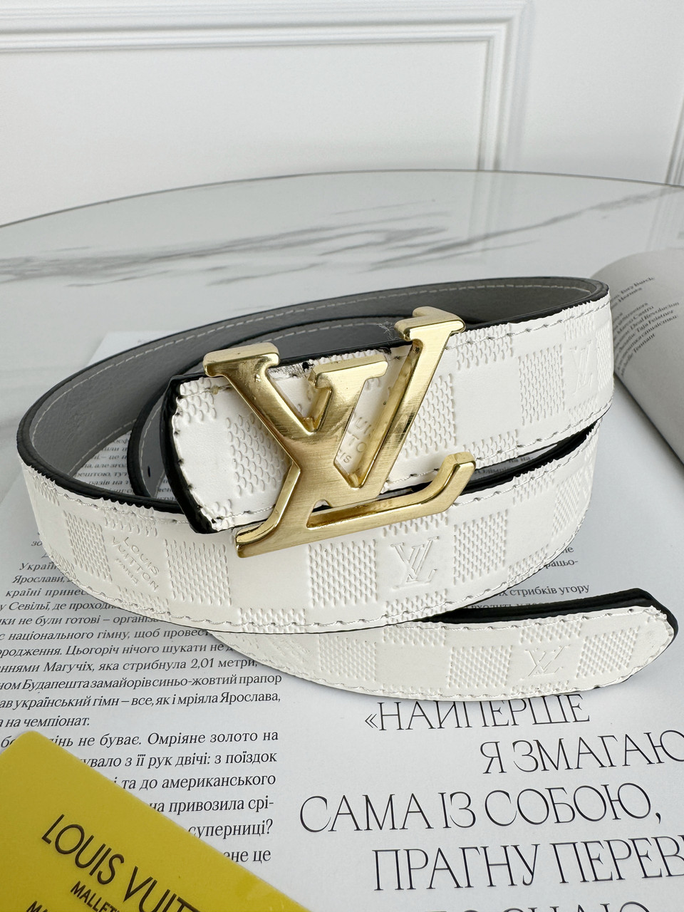 Вузький ремінь Луї Віттон Louis Vuitton білий у клітинку золото