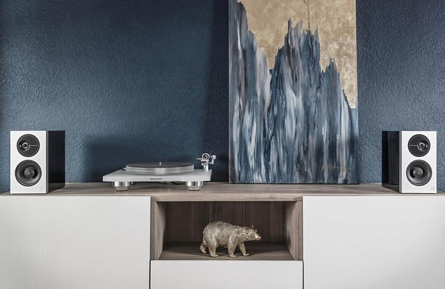 Definitive Technology Demand D9 Definitive Technology Demand D9