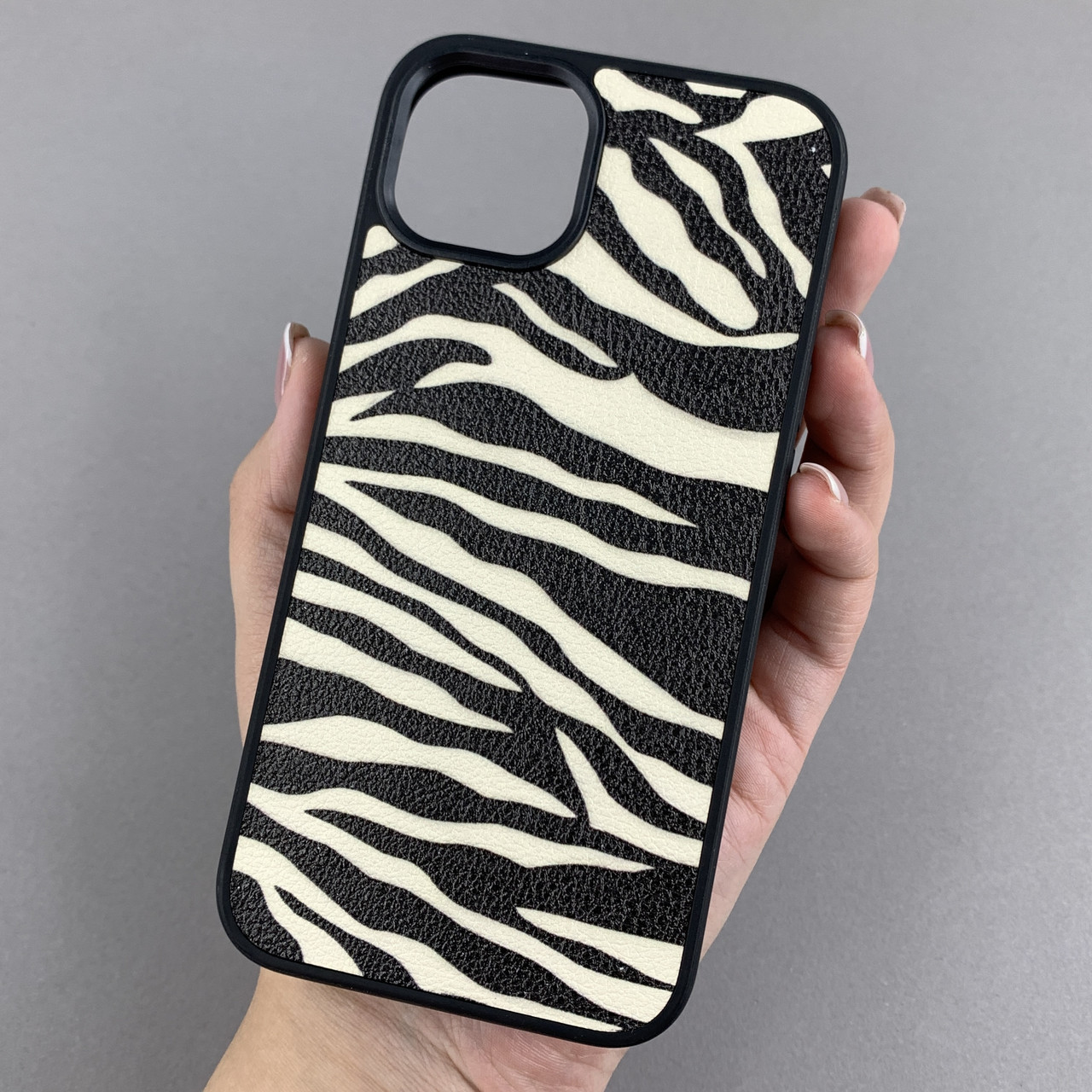 Чохол для Apple iPhone 13 чохол з принтом зебра на телефон айфон 13 чорний з білим a01o