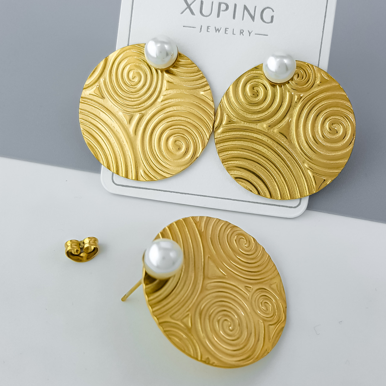 Сережки цвяшки "Ажурне Коло" з білими перлами, медсталь Xuping stainless steel, медичне золото, 12К