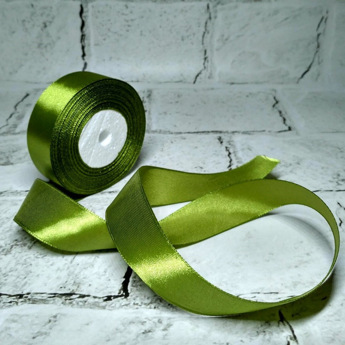 Стрічка атласна 2.5 см 23 метри Оливкова 5-1473