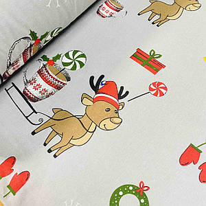 Фланелева тканина великі оленята в новорічних шапках із подарунками на сірому (шир. 2,4 м) (FL-N-0353)