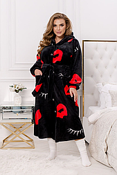 Яскравий елегантний халат із м'якої махри.