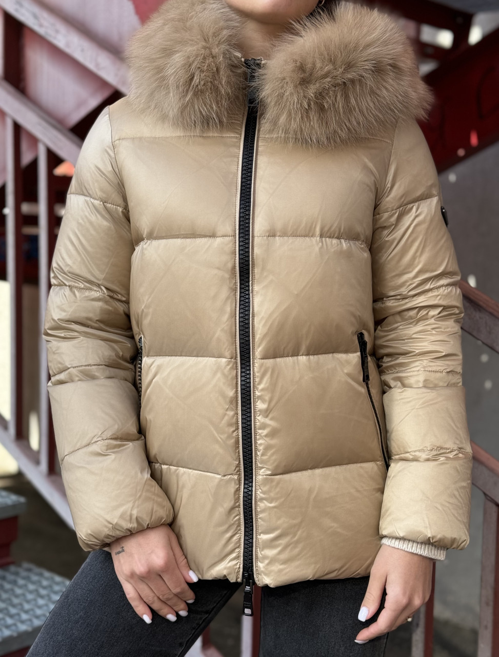Жіночий пуховик Prada