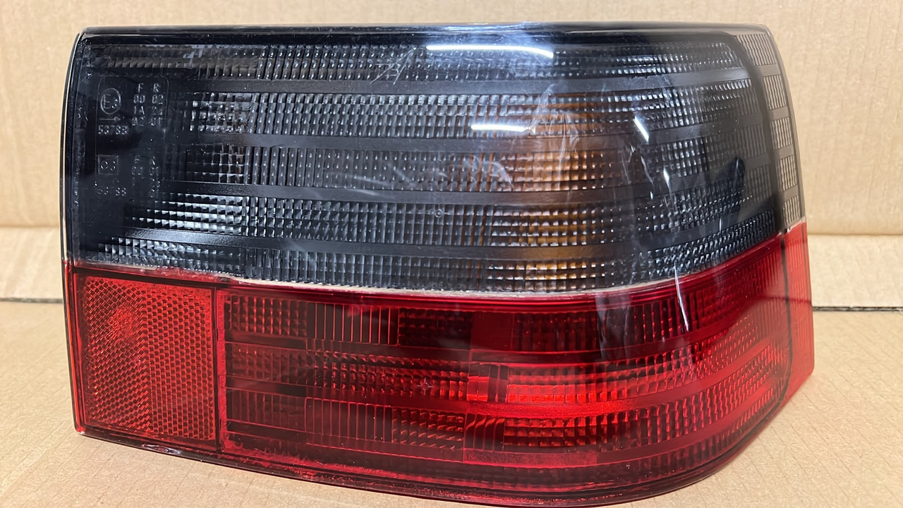 Ліхтар задній 2110 правий зовнішній (оригінал) темний без плати, фото 1