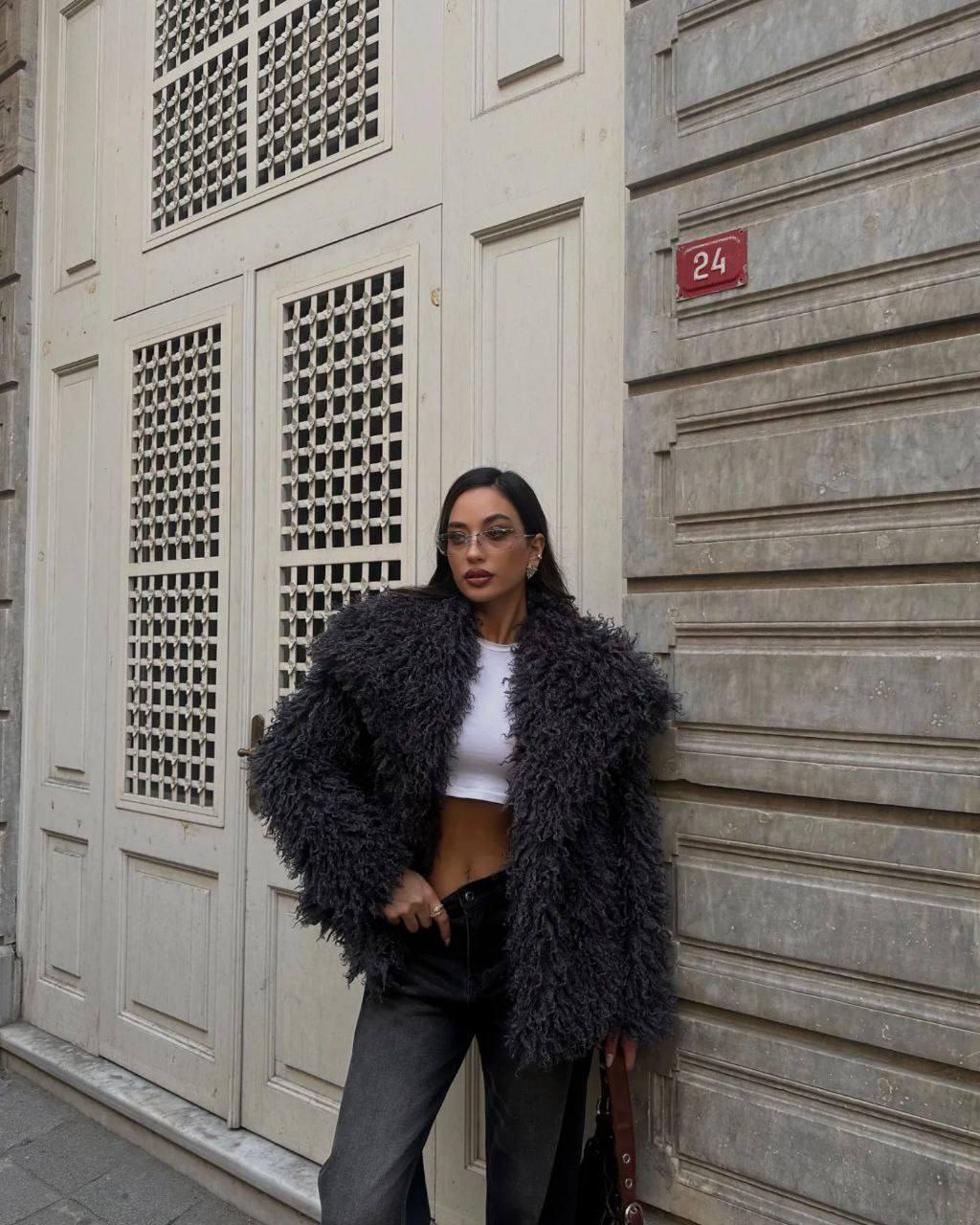 Шуба із м'якого об'ємного штучного хутра, фото 1