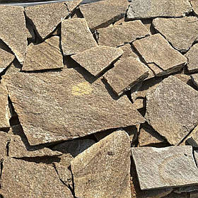 Фасадна плитка плашка "Ведмежка" із сланцю камінь для цоколя, фасаду, облицювання будинку