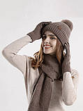 Набір жіночий теплий — шапка, шарф, рукавички. Комплект жіночий зимовий із 3 предметів (коричневий), фото 2