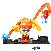 Автотрек Хот Вілс Атака кобри Hot Wheels Pizza Slam Cobra Attack HTN81