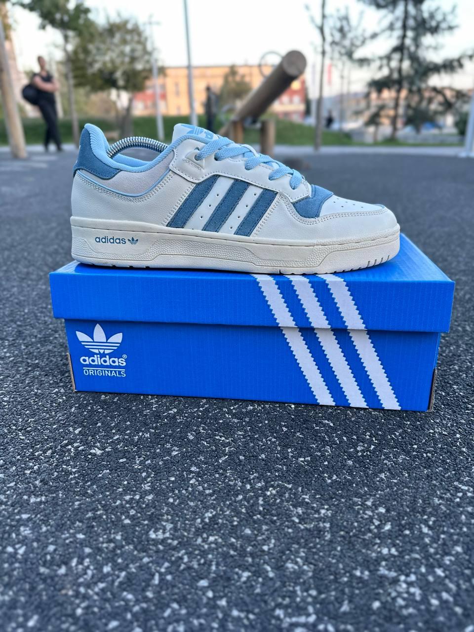 Чоловічі кросівки Adidas Rivalry low (білі із синім) стильні повсякденні кроси 766-27 Адідас vkross