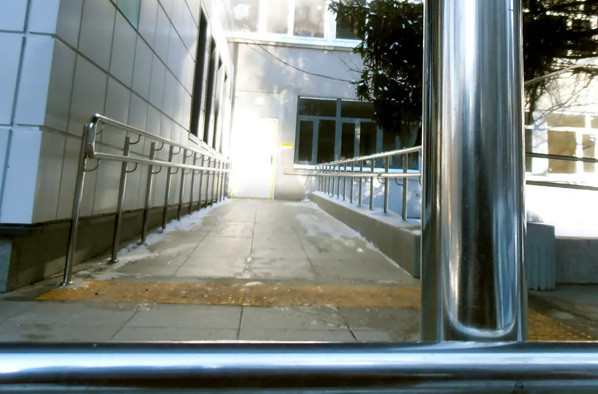 Огорожі пандуса з нержавіючої сталі AISI 201, поручень Ø 42 мм, стійка Ø 38 мм, Знам'янка