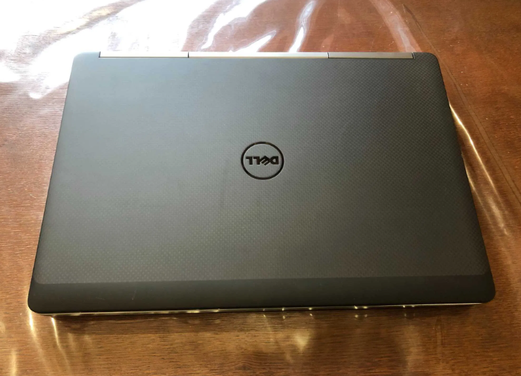 Б/в Ігровий ноутбук Dell Precision 7520 15.6" 1920x1080| i7-7820HQ| 16GB RAM| 512GB SSD| Radeon Pro WX 4130 2GB