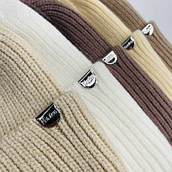 Вʼязана жіноча шапка на зимовий сезон, арт 3637