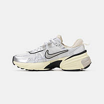 Кросівки Nike V2K Runtekk Summit White Metallic Silver / Найк В2К Рантек Самміт Білі із Сріблястим та Бежевим, фото 4