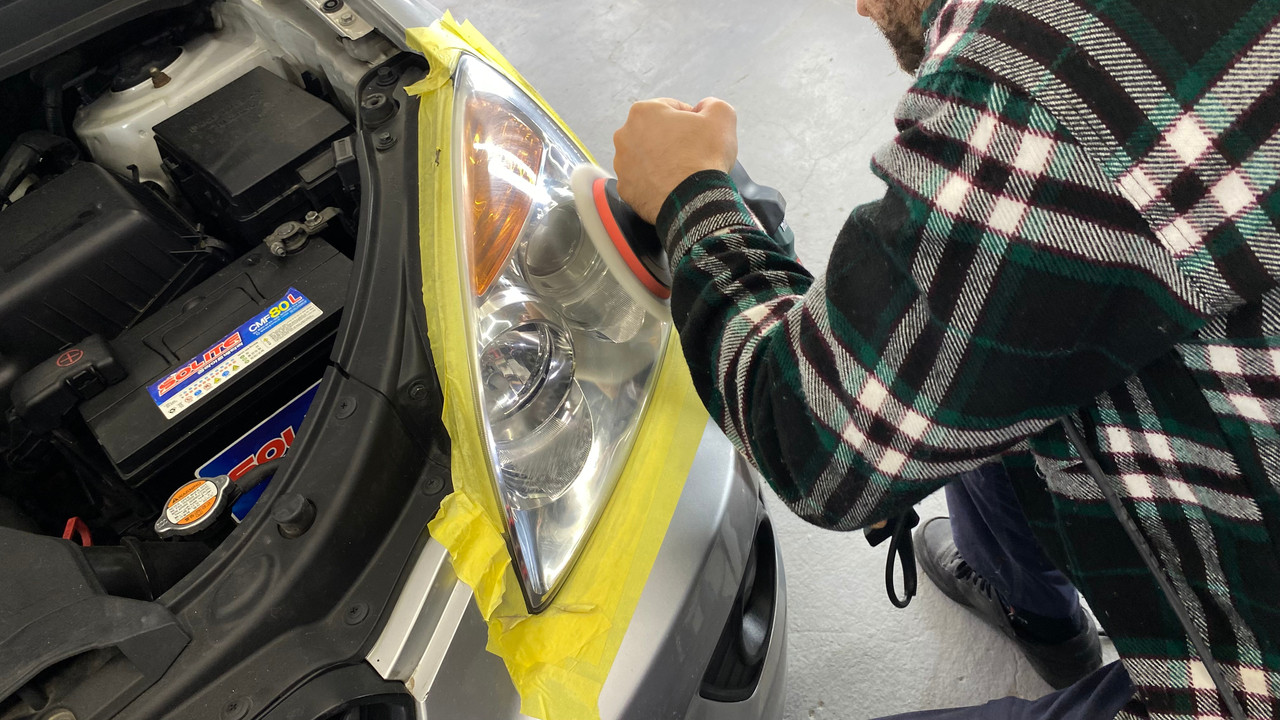 Послуги детейлінгу. Поліровка фар (від 1-ї пари) місто Миколаеїв