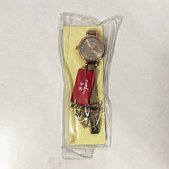 Стильні бежеві наручні годинники жіночі. З блискучим ремінцем. В чохлі. FQ-647 модель 17477