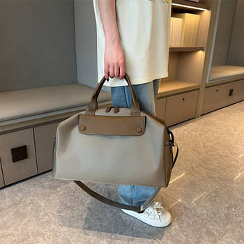 Сумка коричнева спортивна дорожня на блискавці з довгим ремінцем Ares