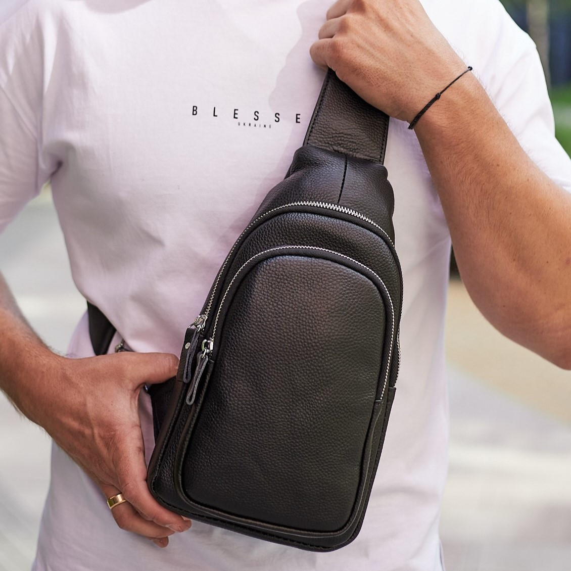 Чоловіча шкіряна бананка 18x32x8 / сумка слінг на груди / поясна сумочка для чоловіка / чорна, фото 1