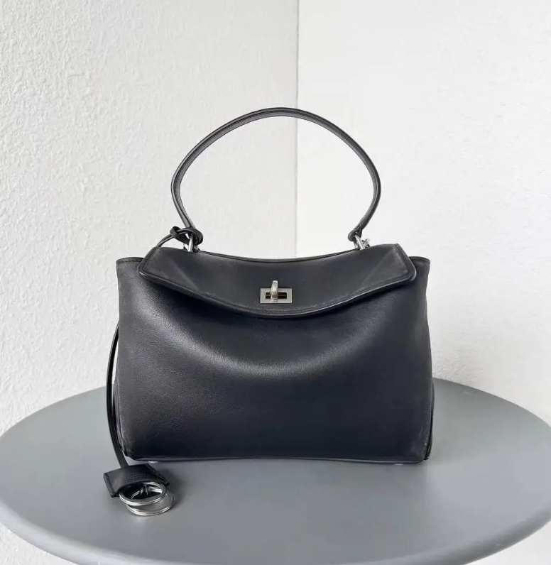Жіноча чорна сумка Balenciaga Rodeo Small сумка Баленсіага Родео маленький розмір у серебрі срібло