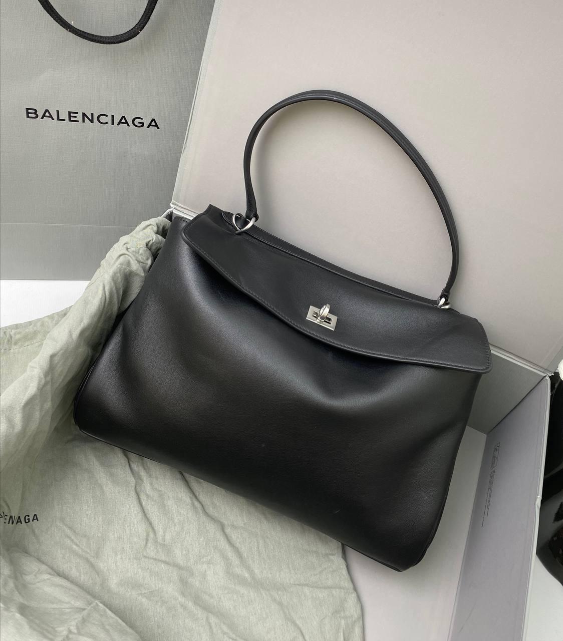 Жіноча чорна сумка Balenciaga Rodeo Medium сумка Баленсіага Родео середній розмір у серебрі срібло