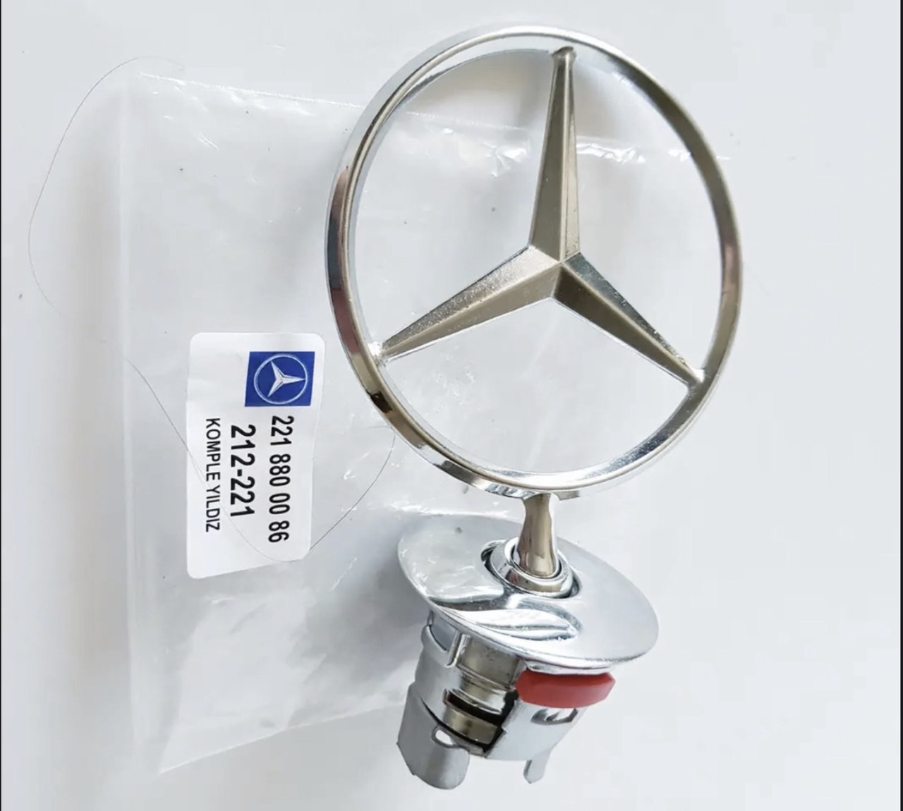 Емблема на капот W 212-S 221