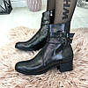 Чоботи жіночі шкіряні на підборах, декоровані ремінцями, фото 2