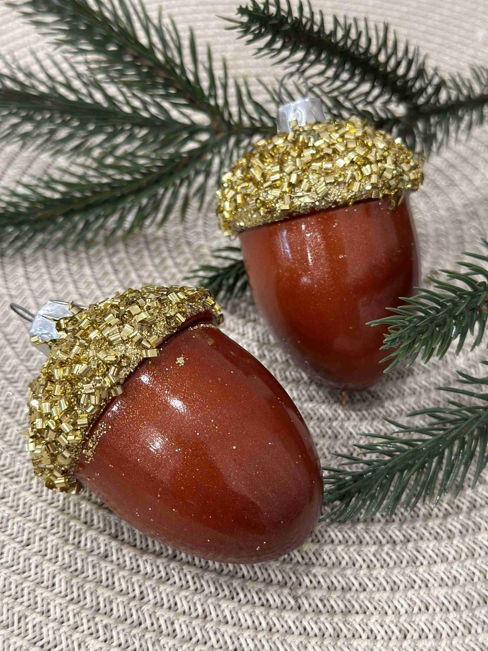 Підвіска жолудь штучний шапка з мішури 5 х 7см, коричневий з золотими шапками, за 1 шт 10798, фото 1