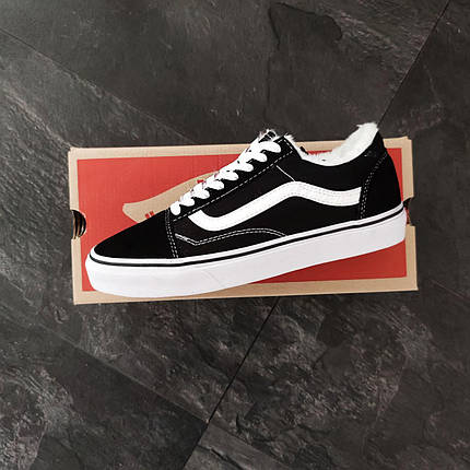 Чоловічі зимові низькі кеди Vans Old Skool Black White Winter Fur Ванс чорно білі замша на білому хутрі, фото 1