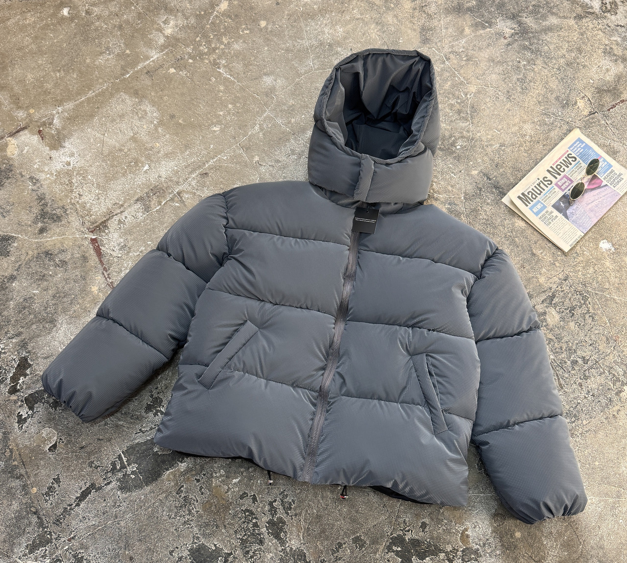 Жіноча куртка зимова дута коротка оверсайз ЗИМА з капюшоном тепла сіра. Живе фото. Пуховик жіночий, фото 1