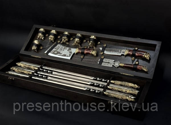 Набір шампурів диких звірів Макс з сікач, ножем, виделкою і чарки в дерев'яний кейс., фото 1