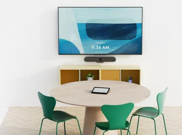 Пример установки видеобара Rally Bar Huddle