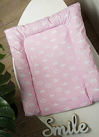 Сповивальний матрац на дитячий комод пеленатор з бортами синтепон знімний 70*55 см BST рожевий