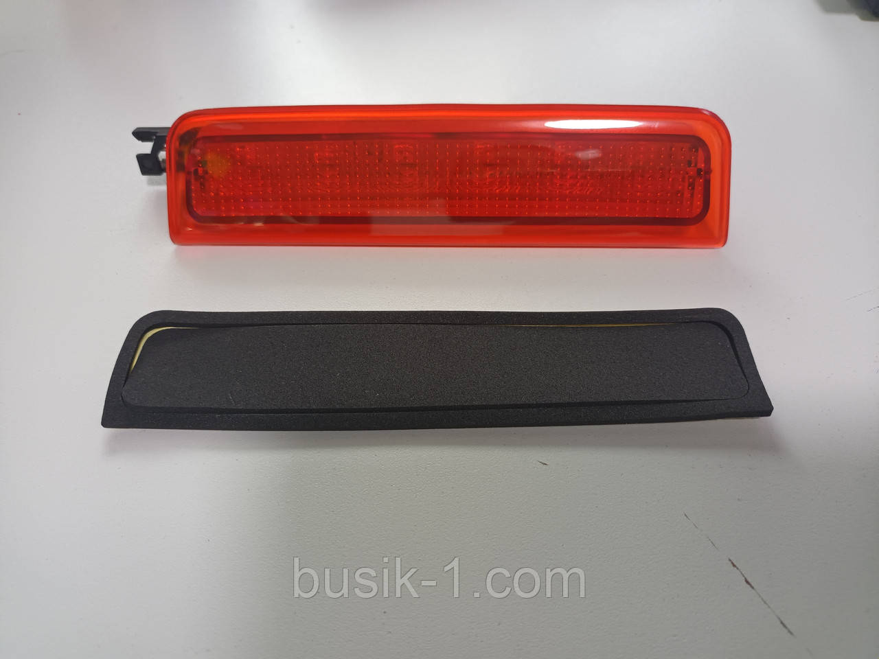 Ліхтар задній STOP на дверцятах VW Caddy 04-15р.в. 15-р.в