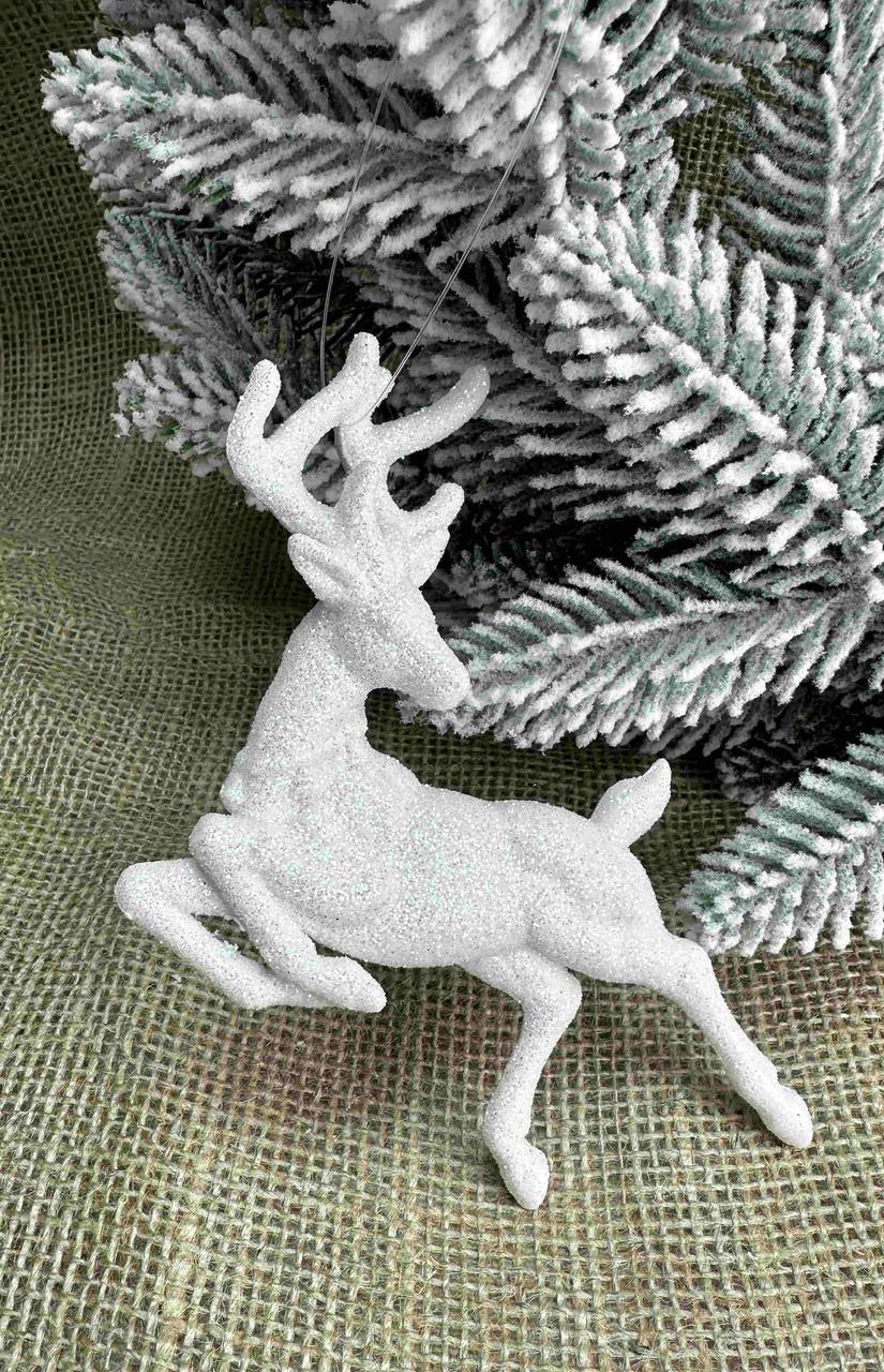 Підвіска олень стоїть на задніх лапах, в глітері, голова повернута 12 х 13см, білий, за 1 шт 10826, фото 1