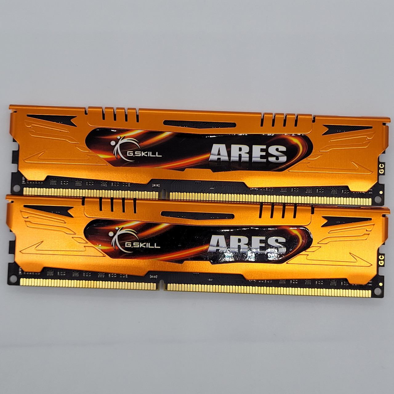 Пара оперативної пам'яті G.Skill ARES DDR3 8Gb (2x4Gb) 1600MHz PC3 12800U 2R8 CL9 (F3-1600C9D-8GAO) Б/В