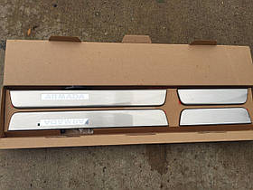 Nissan Armada 2017-2023 Накладки на пороги з підсвіткою Нові Оригінал