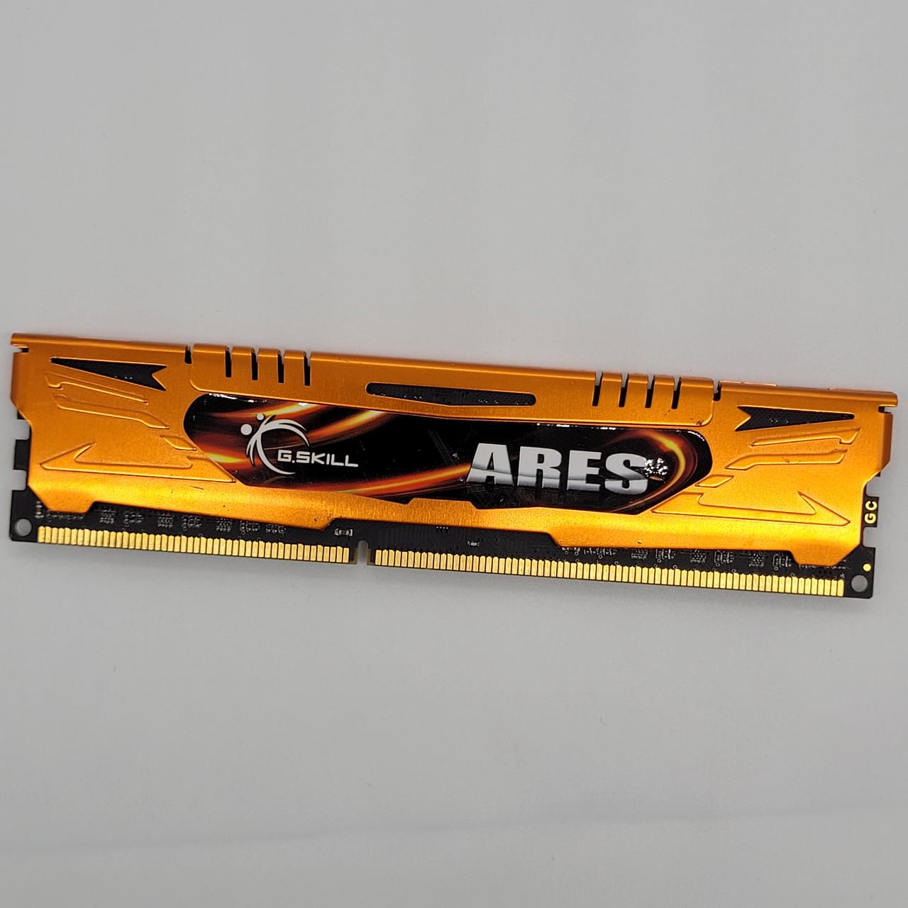 Ігрова оперативна пам'ять G.Skill ARES DDR3 4Gb 1600MHz PC3 12800U 2R8 CL9 (F3-1600C9Q-16GAO) Б/В