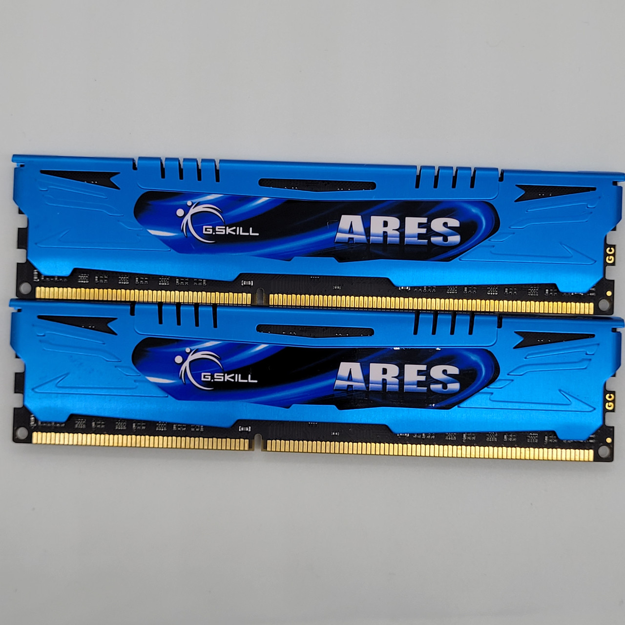 Пара оперативної пам'яті G.Skill ARES DDR3 8Gb (2x4Gb) 1600MHz PC3 12800U 2R8 CL8 (F3-1600C8D-8GAB) Б/В