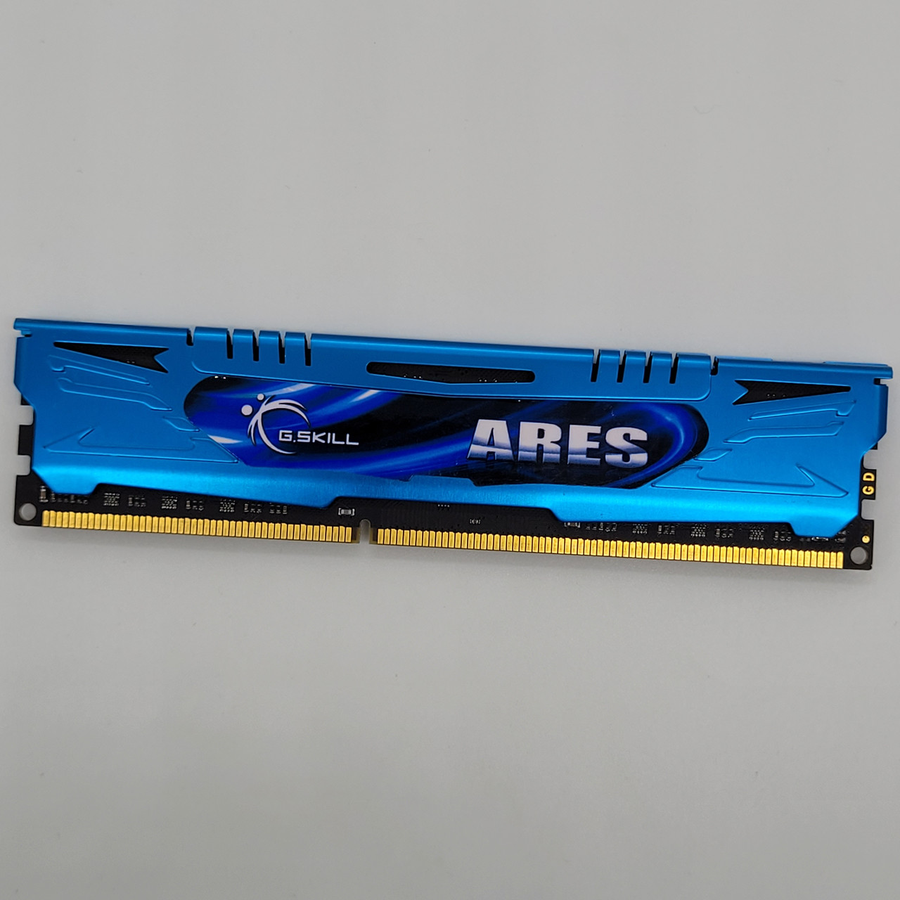 Ігрова оперативна пам'ять G.Skill ARES DDR3 4Gb 1600MHz PC3 12800U 2R8 CL9 (F3-1600C9D-8GAB) Б/В