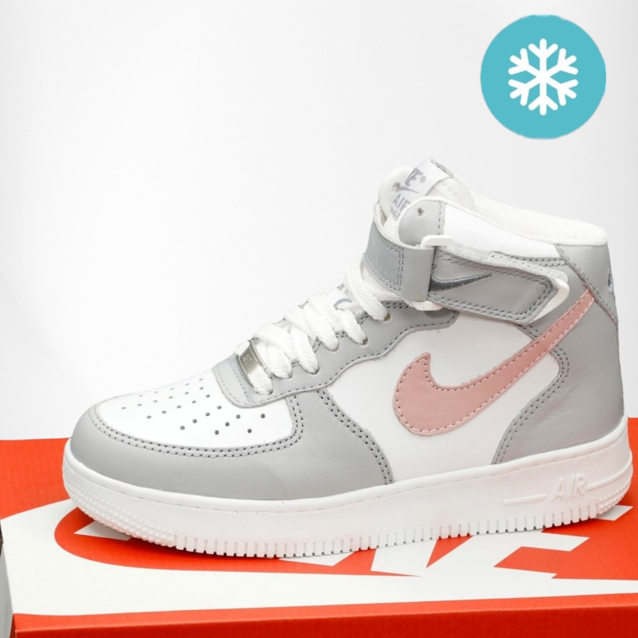 Зимові жіночі кросівки Nike Air Force 1 AF1 High з хутром високі теплі 36-41р (білі з сірим). Живе фото, фото 1